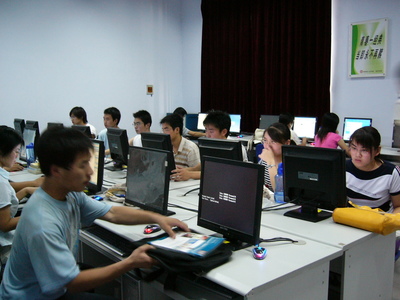 實(shí)訓(xùn)鑄就未來 軟件學(xué)院05級(jí)學(xué)生第二學(xué)期3周實(shí)訓(xùn)全面啟動(dòng)